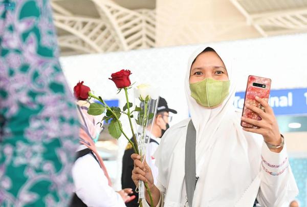 مطار المدينة يستقبل أولى طلائع الحجاج الإندونيسيين