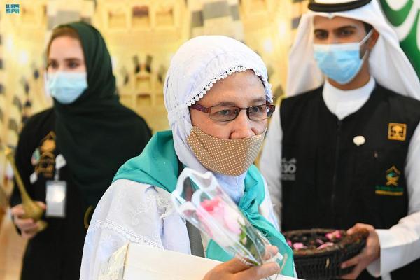 مطار المدينة يستقبل أولى طلائع الحجاج الإندونيسيين