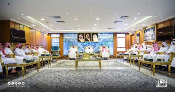 «السديس» ينوّه بتسريع العمل ورفع الجاهزية لخدمة الحجاج
