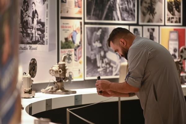 معرض الكاميرات الكلاسيكية يبهر جمهور أفلام السعودية