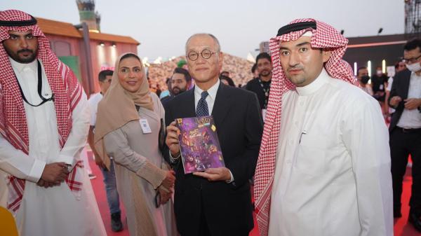 بالصور.. السفير الياباني يزور «قرية الأنيمي» في موسم جدة