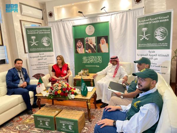 50 طن تمور هدية سعودية للجزائر