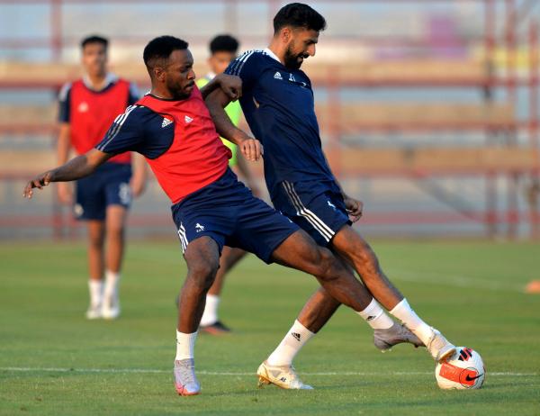 كارتيرون يطبق تكتيك الاتحاد