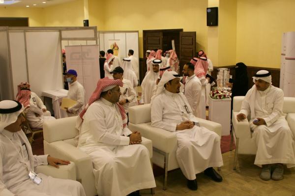 ملتقيات التوظيف..بين «الجدوى».. و«الاستعراض»