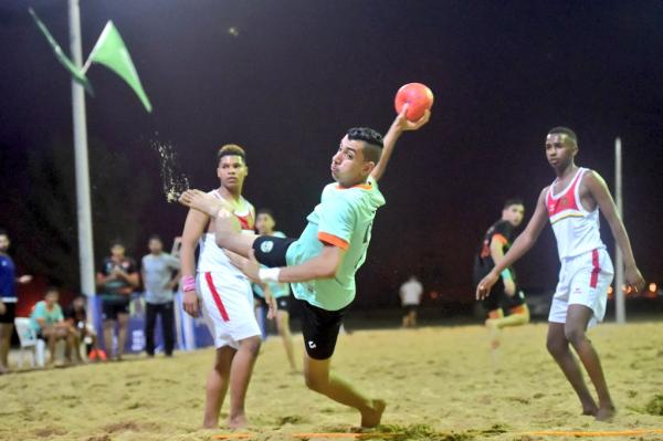  الصفا والابتسام يتشاركان صدارة شاطئية ناشئين اليد