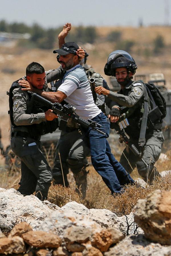 الرئيس الفلسطيني: سنتخذ ما يلزم لوضع حد لجرائم الاحتلال