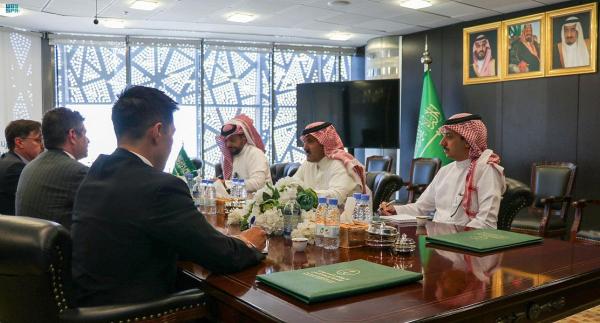 السفيرُ آلُ جابرٍ يلتقي بالسفير الأمريكي لدى اليمن
