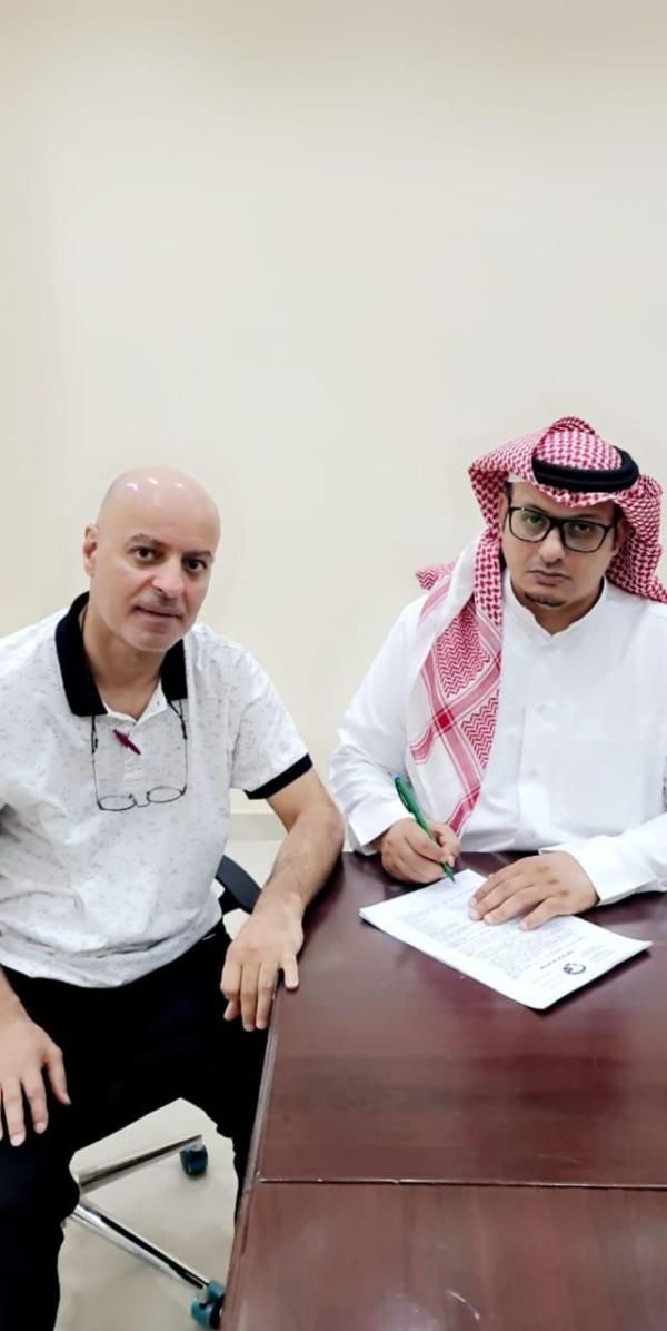 الكويتي الشمري يقود تدريب القيصومة
