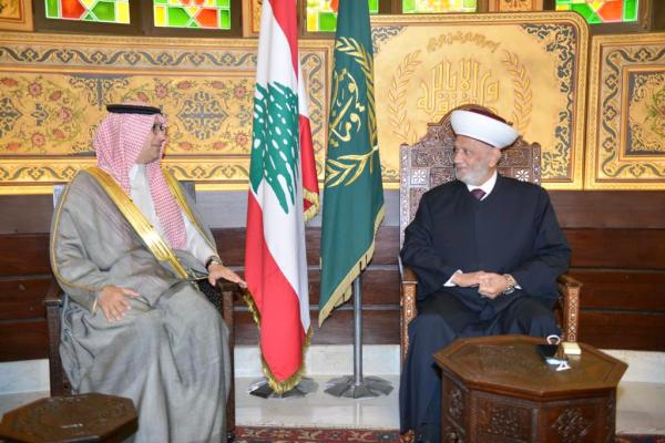 السفير بخاري يلتقي مفتي لبنان