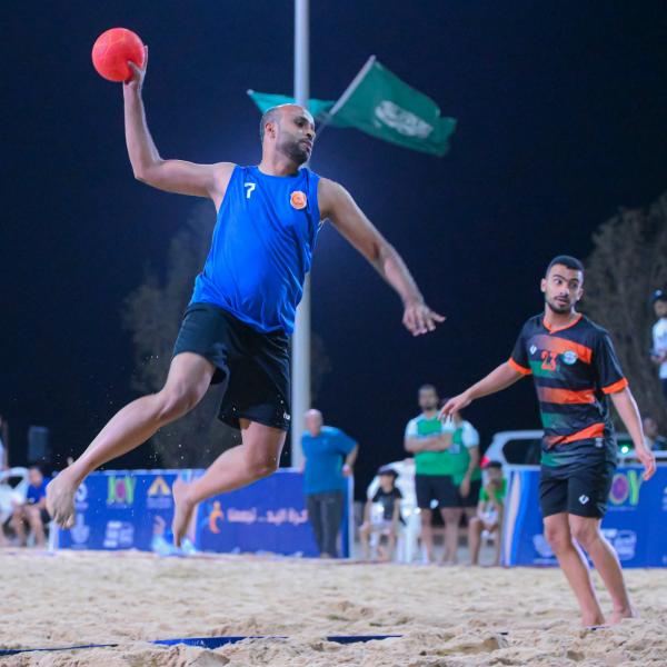 النور والصفا يكسبان الجولة الأولى من شاطئية كبار اليد