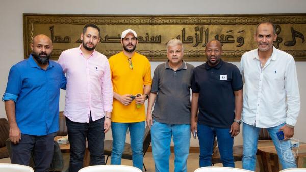 النجوم السابقون يدعمون الأهلي