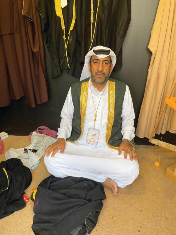 «البشت الحساوي».. منتج محلي أصيل يزين المحافل العالمية