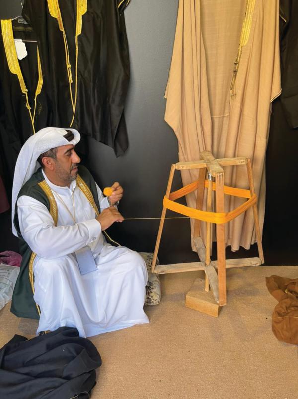 «البشت الحساوي».. منتج محلي أصيل يزين المحافل العالمية