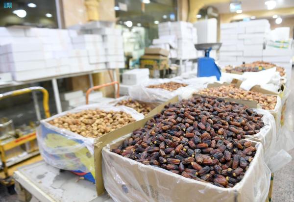 «تمور المدينة المنورة»..الهدية المفضلة لضيوف الرحمن