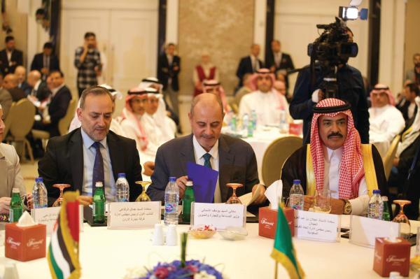 استعراض الفرص الاستثمارية لقطاعي الأعمال بالبلدين