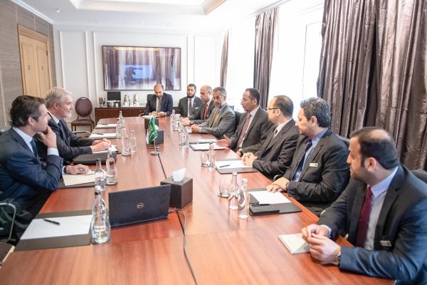 مؤكدًا أهمية التعاون.. وزير الصناعة يختتم زيارته لبريطانيا