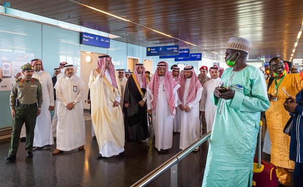 أمير المدينة المنورة يؤكد أهمية تجويد الخدمات المقدمة للحجاج