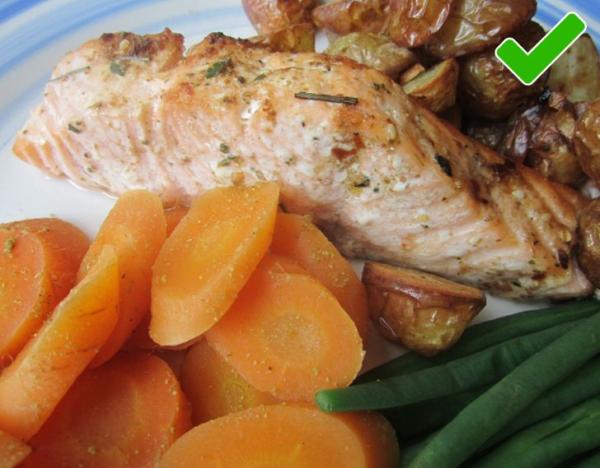 البطاطا الحلوى والسلمون - مشاع إبداعي