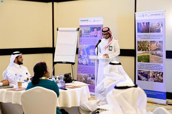 برنامج إرشادي لتنمية قدرات المزارعين