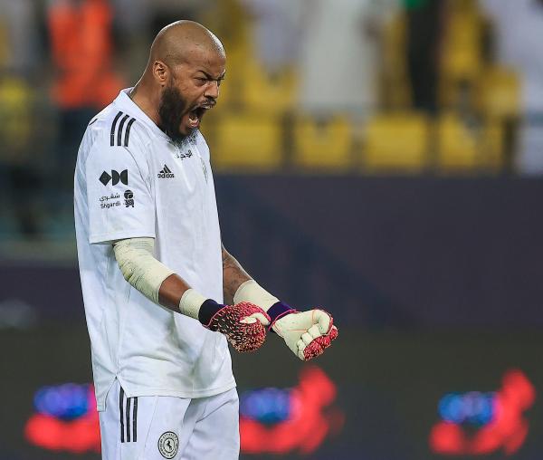 الاتفاق يفاوض مبولحي للتجديد
