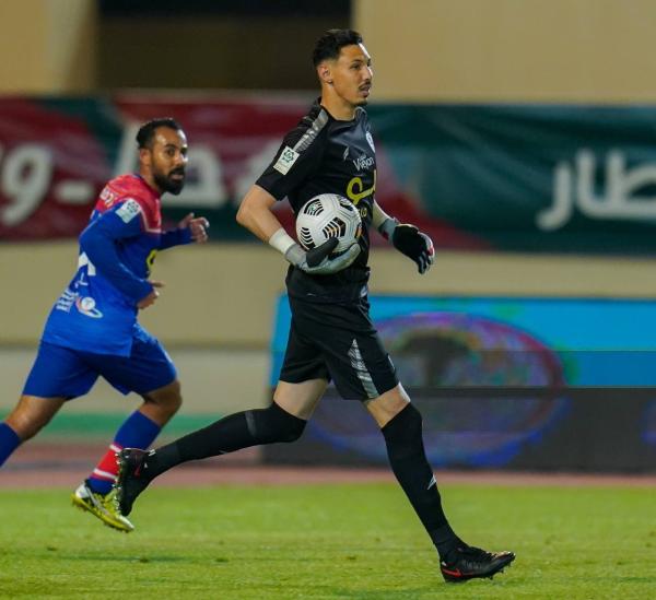 أبها يودع حارسه أمحمدي