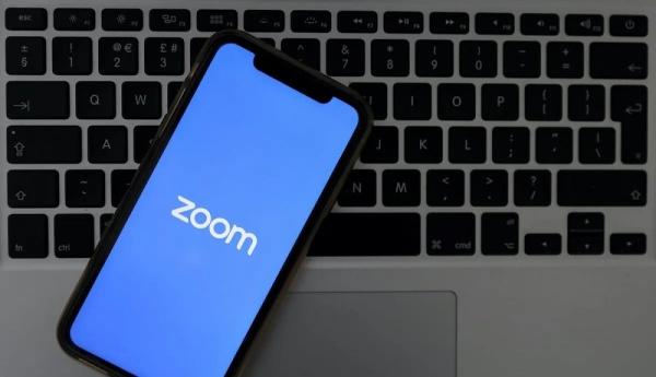 «زوم» تضيف خاصية الترجمة