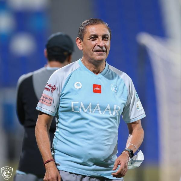 يجدد لدياز ويمدد للثنائيالهلال