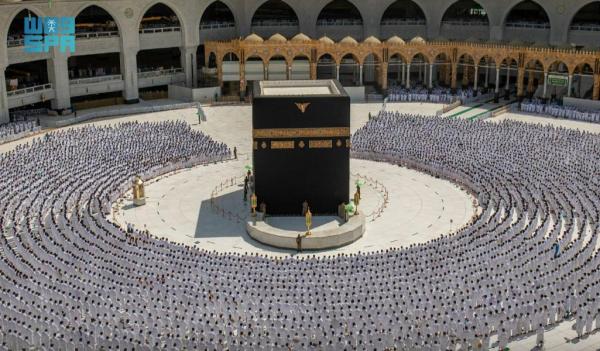 شاهد بالصور.. تعرف على تاريخ ومحتويات بيت الله الحرام