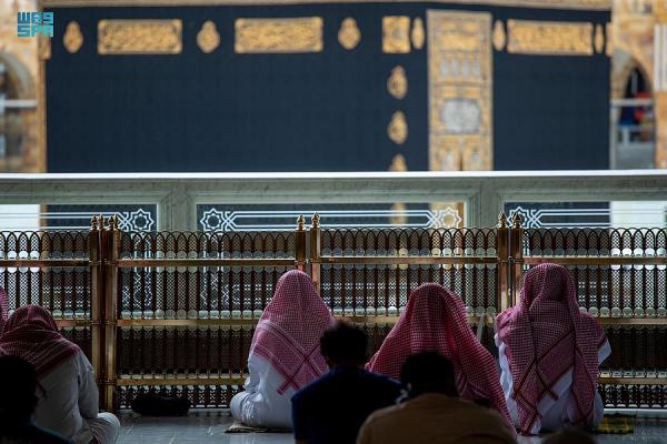شاهد بالصور.. تعرف على تاريخ ومحتويات بيت الله الحرام
