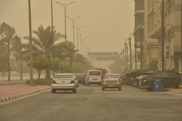 طقس السبت.. استمرار العوالق الترابية على الشرقية والرياض
