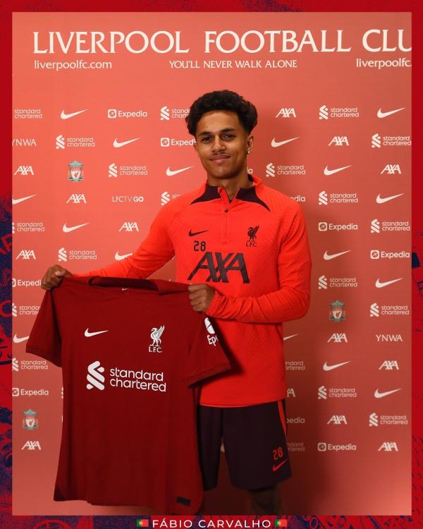 ليفربول يتعاقد رسميا مع كارفاليو لاعب فولهام