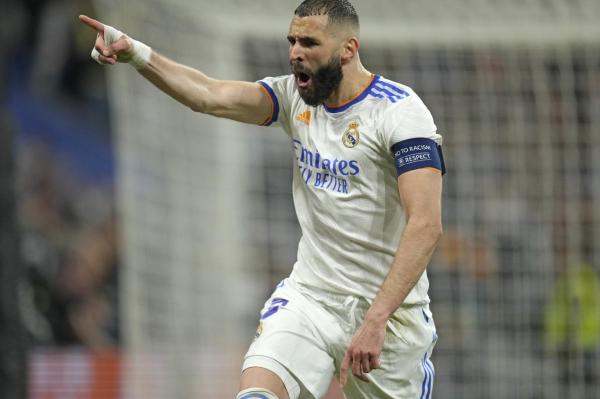 مدريد يسعى لتجديد عقد بنزيما مبكرا
