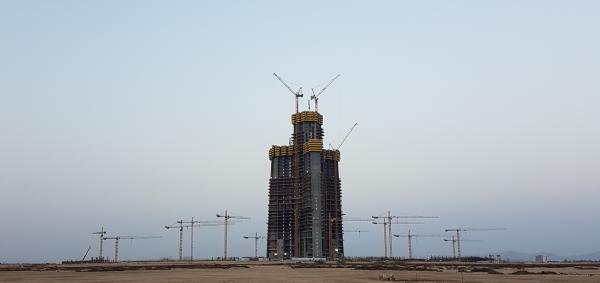 برج جدة تحت الإنشاء- مشاع إبداعي
