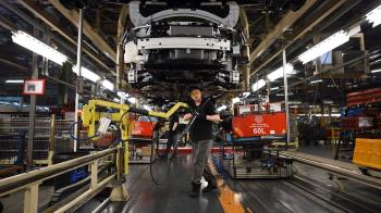 مصنعو السيارات في بريطانيا يسجلون أسوأ شهر منذ 1996