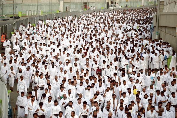 حجاج في يوم التروية (تصوير: إبراهيم السقوفي)