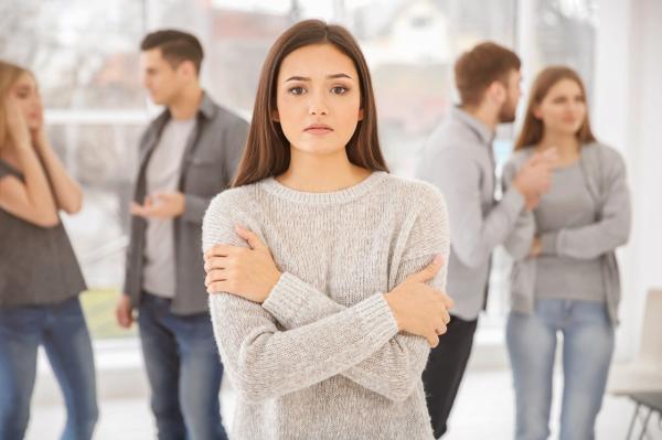 تبدو أعراض الرهاب الاجتماعي واضحة على الشخص المصاب- مشاع إبداعي