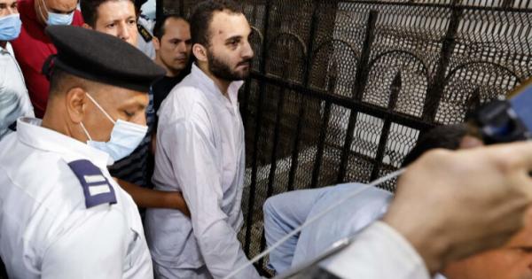 القاتل أثناء المحاكمة - مشاع