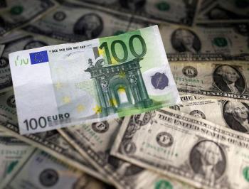 هبوط اليورو لأدنى مستوى أمام الدولار منذ 20 عاماً