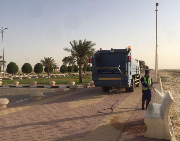 رفع 3500م3 مخلفات.. وتركيب المجسمات الجمالية بالنعيرية