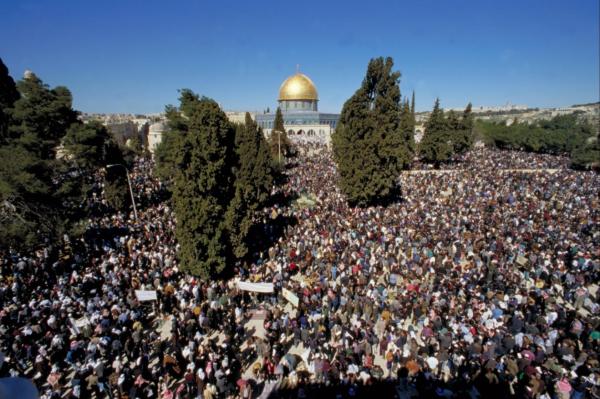50 ألف فلسطيني يؤدون «جمعة عرفة» بالأقصى