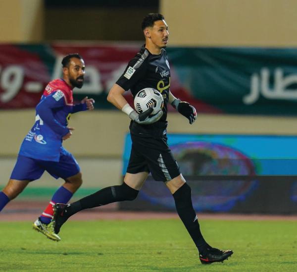الحراس الأجانب.. حيرة مثيرة!!