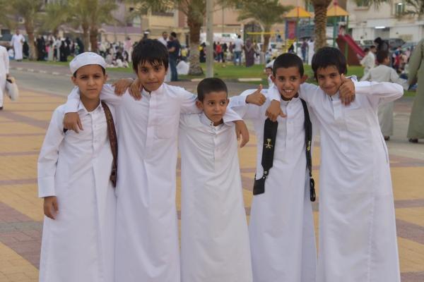 فرحة العيد ترسم البهجة على وجوه الأطفال بالشرقية