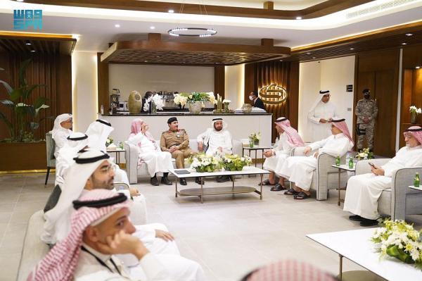 وزير الحج يستقبل عددًا من الوزراء والقيادات الأمنية بمقر 
