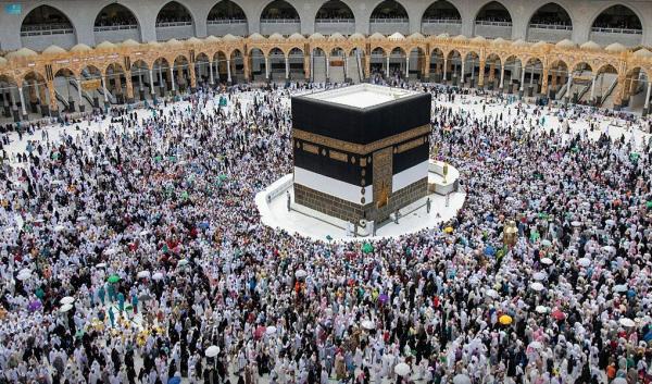 الحجاج يؤدون طواف الوداع وسط منظومة خدمات متكاملة