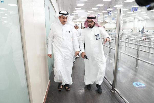 وزير النقل يوجّه بمضاعفة الجهود لتسهيل إجراءات سفر الحجاج