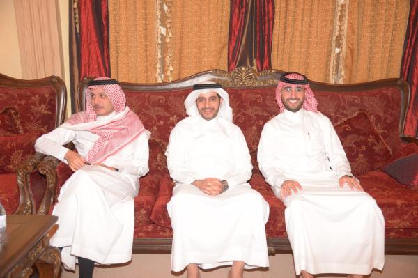 أهالي الهفوف يعايدون مجالس أسر المبرز