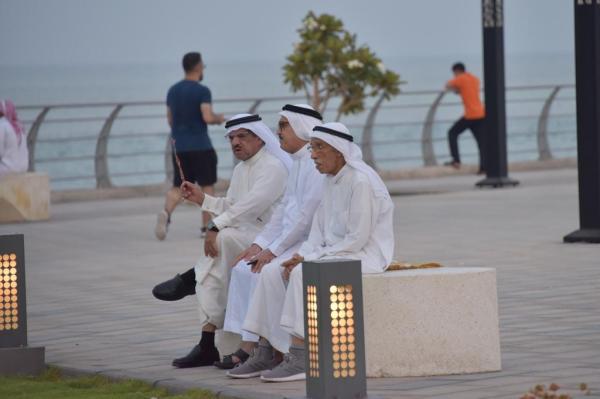 ثالث أيام العيد.. بهجة مستمرة تنثرها براءة الأطفال