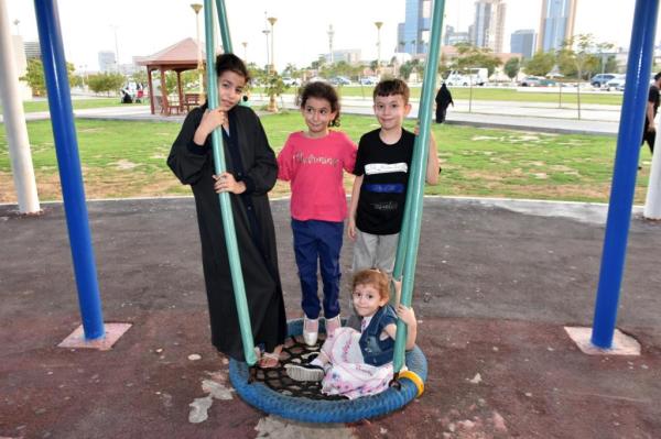 ثالث أيام العيد.. بهجة مستمرة تنثرها براءة الأطفال