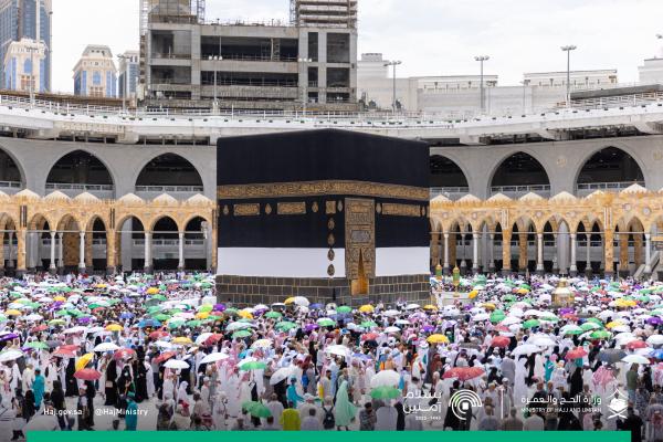 أمراء المناطق يهنئون القيادة بمناسبة نجاح موسم الحج