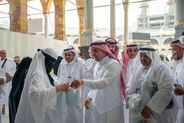 أكثر من 100 ألف متطوع لخدمة ضيوف الرحمن في حج 1443هـ